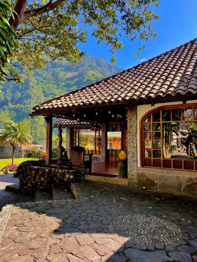 مبيت وإفطار بانيوس La Quinta Mansion المظهر الخارجي الصورة